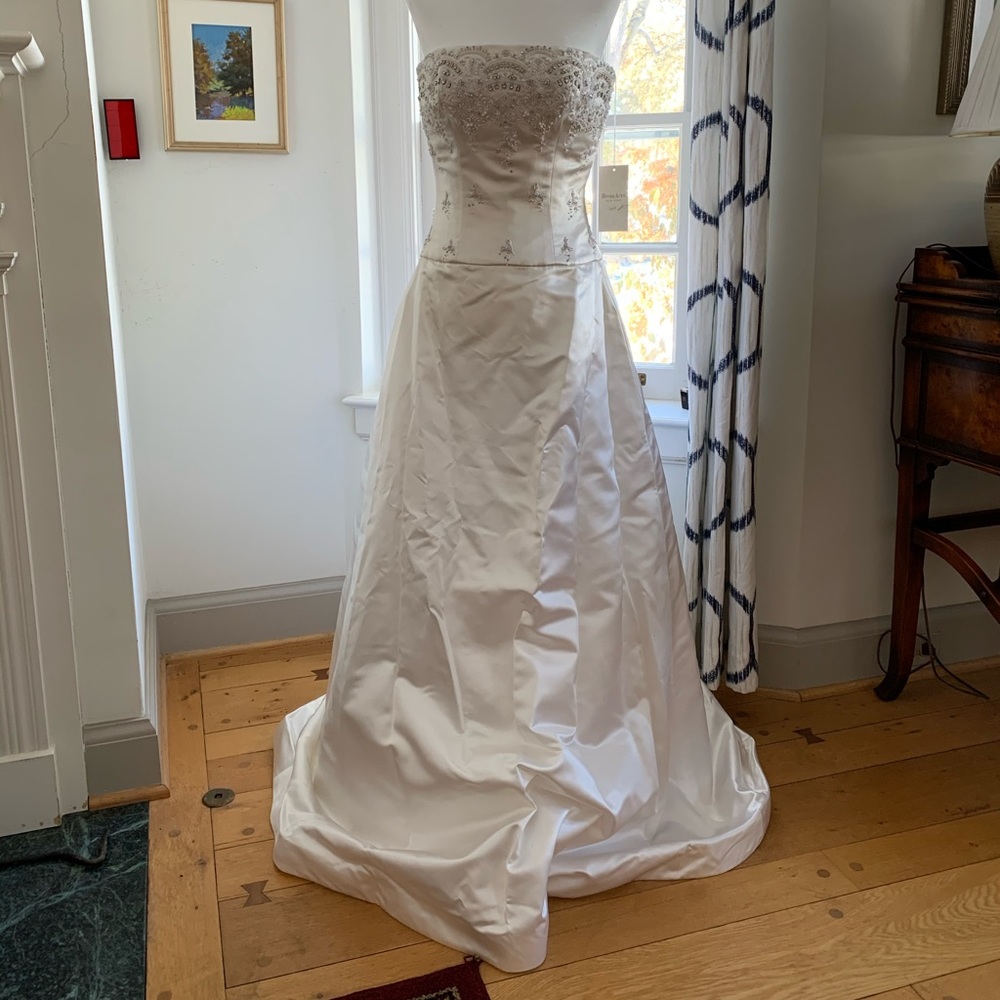 Reem Acra Wedding Dress